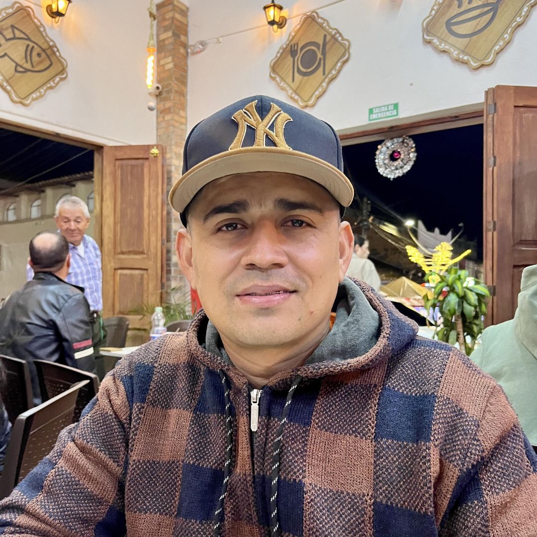 — <strong>Andrés T., Cali</strong>