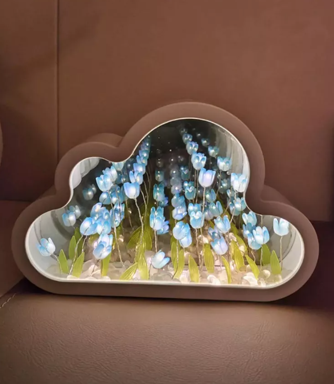 HERMOSA LAMPARA ESPEJO JARDIN DE TULIPANES 3D.